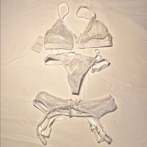 Tous Elegant White Lace Bra Set